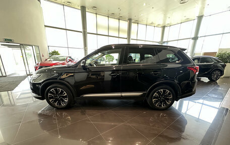 Mitsubishi Outlander III рестайлинг 3, 2021 год, 2 690 000 рублей, 12 фотография