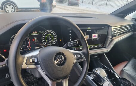 Volkswagen Touareg III, 2019 год, 5 250 000 рублей, 4 фотография
