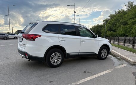 Mitsubishi Outlander III рестайлинг 3, 2017 год, 2 150 000 рублей, 1 фотография
