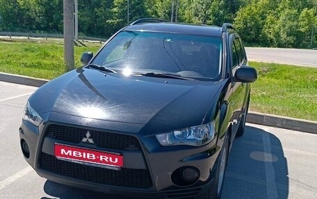 Mitsubishi Outlander III рестайлинг 3, 2011 год, 1 050 000 рублей, 1 фотография