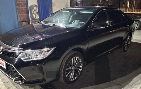 Toyota Camry, 2015 год, 1 700 000 рублей, 4 фотография