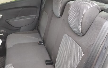 Renault Logan II, 2016 год, 750 000 рублей, 8 фотография