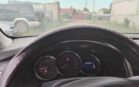 Renault Logan II, 2016 год, 750 000 рублей, 6 фотография
