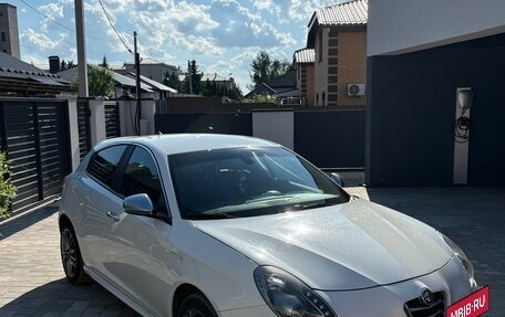 Alfa Romeo Giulietta, 2014 год, 1 300 000 рублей, 2 фотография