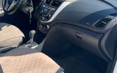 Hyundai Solaris II рестайлинг, 2012 год, 679 000 рублей, 10 фотография
