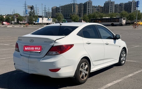 Hyundai Solaris II рестайлинг, 2012 год, 679 000 рублей, 15 фотография