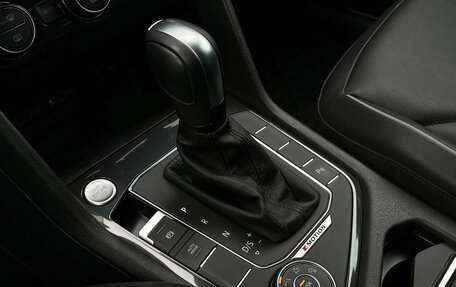 Volkswagen Tiguan II, 2020 год, 3 247 900 рублей, 19 фотография