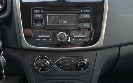 Renault Sandero II рестайлинг, 2015 год, 1 050 000 рублей, 18 фотография