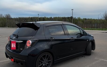 Toyota Vitz, 2015 год, 1 390 000 рублей, 4 фотография
