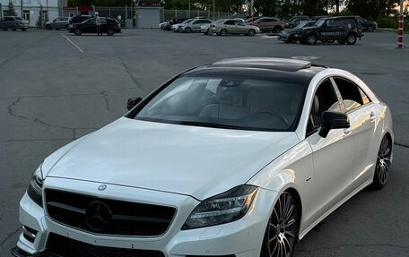 Mercedes-Benz CLS, 2012 год, 2 350 000 рублей, 2 фотография