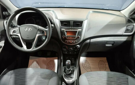 Hyundai Solaris II рестайлинг, 2015 год, 980 000 рублей, 7 фотография