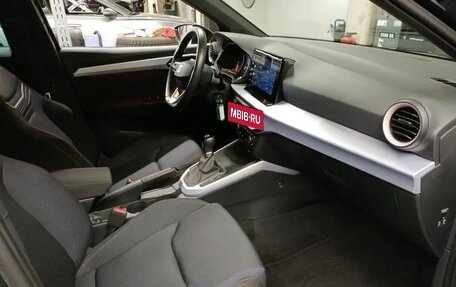 SEAT Arona I, 2022 год, 1 642 000 рублей, 6 фотография