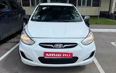 Hyundai Solaris II рестайлинг, 2014 год, 925 000 рублей, 1 фотография