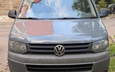 Volkswagen Caravelle T5, 2012 год, 1 270 000 рублей, 1 фотография