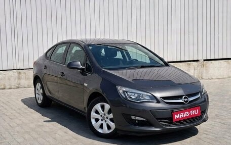 Opel Astra J, 2014 год, 899 000 рублей, 1 фотография