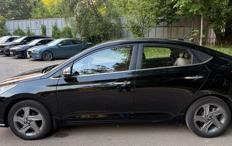 Hyundai Solaris II рестайлинг, 2021 год, 1 900 000 рублей, 3 фотография