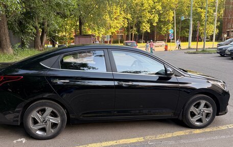 Hyundai Solaris II рестайлинг, 2021 год, 1 900 000 рублей, 2 фотография