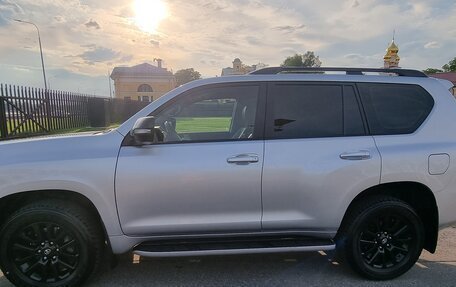 Toyota Land Cruiser Prado 150 рестайлинг 2, 2021 год, 8 500 000 рублей, 5 фотография