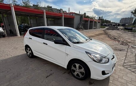 Hyundai Solaris II рестайлинг, 2014 год, 925 000 рублей, 2 фотография