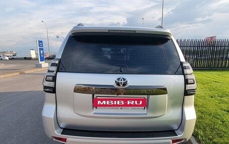 Toyota Land Cruiser Prado 150 рестайлинг 2, 2021 год, 8 500 000 рублей, 3 фотография