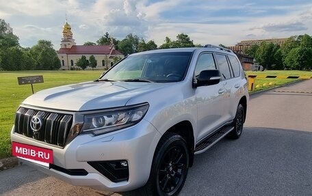 Toyota Land Cruiser Prado 150 рестайлинг 2, 2021 год, 8 500 000 рублей, 6 фотография