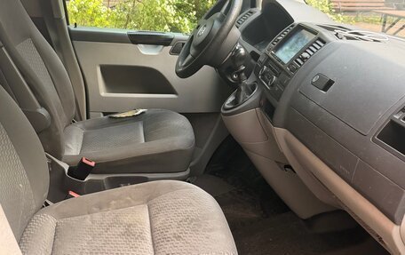 Volkswagen Caravelle T5, 2012 год, 1 270 000 рублей, 13 фотография
