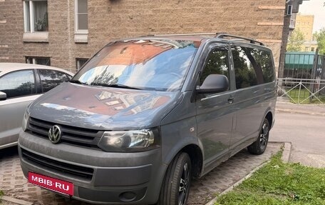 Volkswagen Caravelle T5, 2012 год, 1 270 000 рублей, 2 фотография