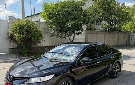 Toyota Camry, 2021 год, 3 650 000 рублей, 3 фотография