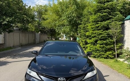 Toyota Camry, 2021 год, 3 650 000 рублей, 2 фотография