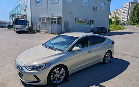 Hyundai Elantra VI рестайлинг, 2018 год, 1 750 000 рублей, 8 фотография