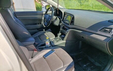 Hyundai Elantra VI рестайлинг, 2018 год, 1 750 000 рублей, 15 фотография