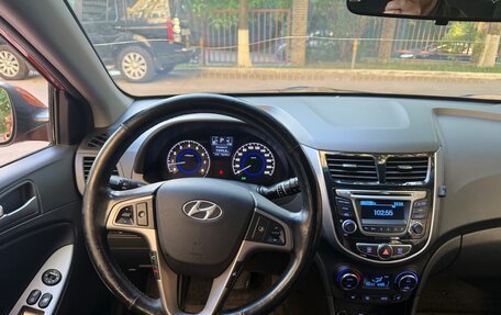 Hyundai Solaris II рестайлинг, 2015 год, 1 250 000 рублей, 3 фотография