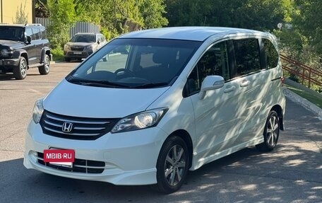 Honda Freed I, 2010 год, 1 020 000 рублей, 2 фотография
