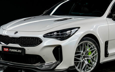 KIA Stinger I, 2018 год, 2 300 000 рублей, 24 фотография