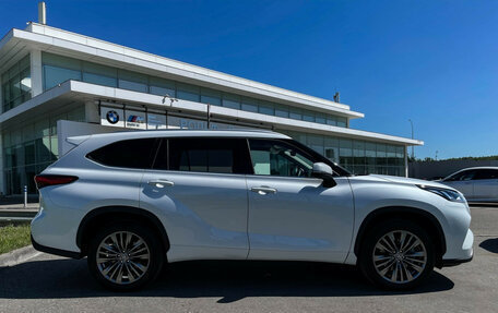 Toyota Highlander, 2026 год, 5 700 000 рублей, 4 фотография