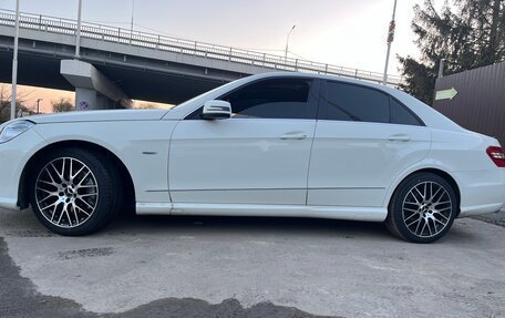 Mercedes-Benz E-Класс, 2011 год, 1 410 000 рублей, 2 фотография