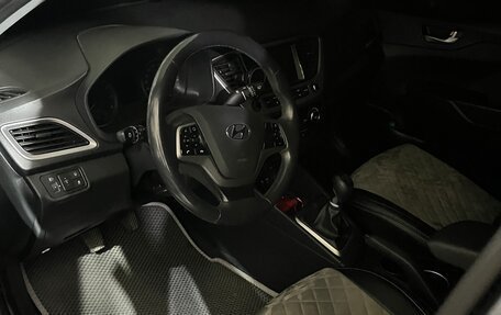 Hyundai Solaris II рестайлинг, 2018 год, 1 450 000 рублей, 5 фотография
