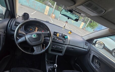 Skoda Fabia II, 2010 год, 350 000 рублей, 11 фотография