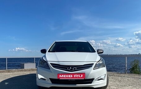 Hyundai Solaris II рестайлинг, 2015 год, 790 000 рублей, 2 фотография