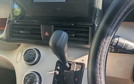 Toyota Sienta II, 2018 год, 1 420 000 рублей, 8 фотография