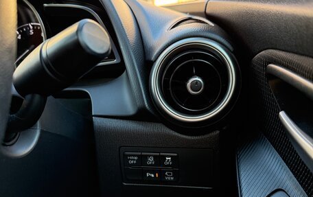 Mazda 2 III, 2020 год, 800 000 рублей, 15 фотография