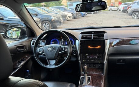 Toyota Camry, 2017 год, 2 400 000 рублей, 10 фотография