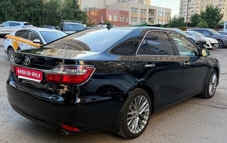 Toyota Camry, 2017 год, 2 400 000 рублей, 4 фотография