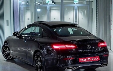 Mercedes-Benz E-Класс, 2017 год, 3 450 000 рублей, 6 фотография