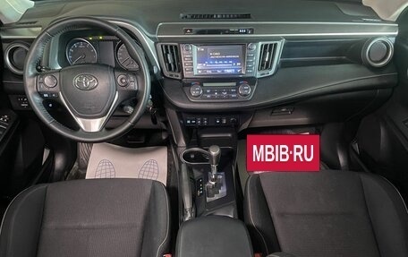 Toyota RAV4, 2017 год, 2 450 000 рублей, 12 фотография