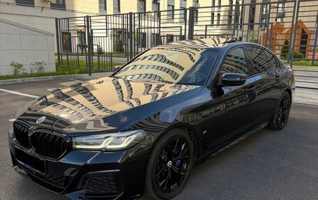 BMW 5 серия, 2021 год, 4 950 000 рублей, 2 фотография
