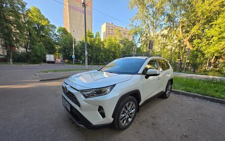 Toyota RAV4, 2019 год, 4 500 000 рублей, 3 фотография