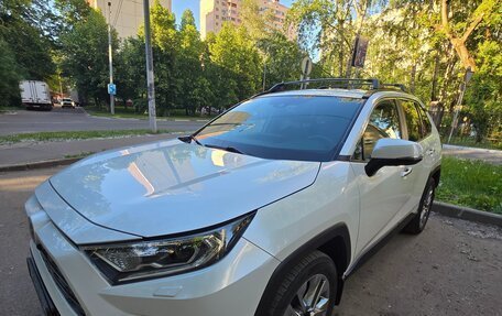 Toyota RAV4, 2019 год, 4 500 000 рублей, 4 фотография