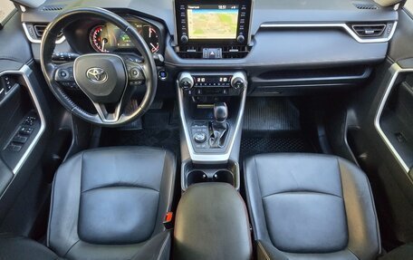 Toyota RAV4, 2019 год, 4 500 000 рублей, 17 фотография
