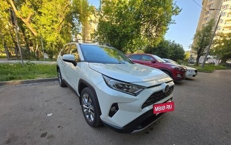 Toyota RAV4, 2019 год, 4 500 000 рублей, 8 фотография
